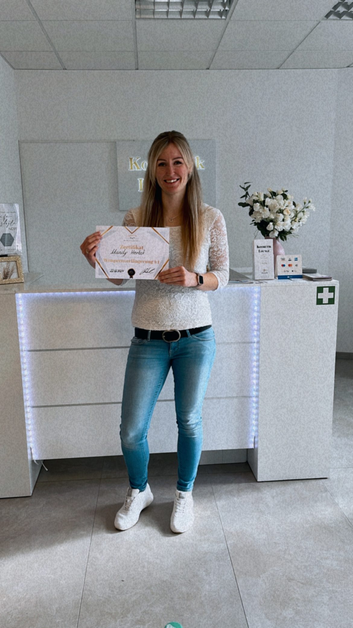 {"eId":"431399841476235","CameraPosition":1}