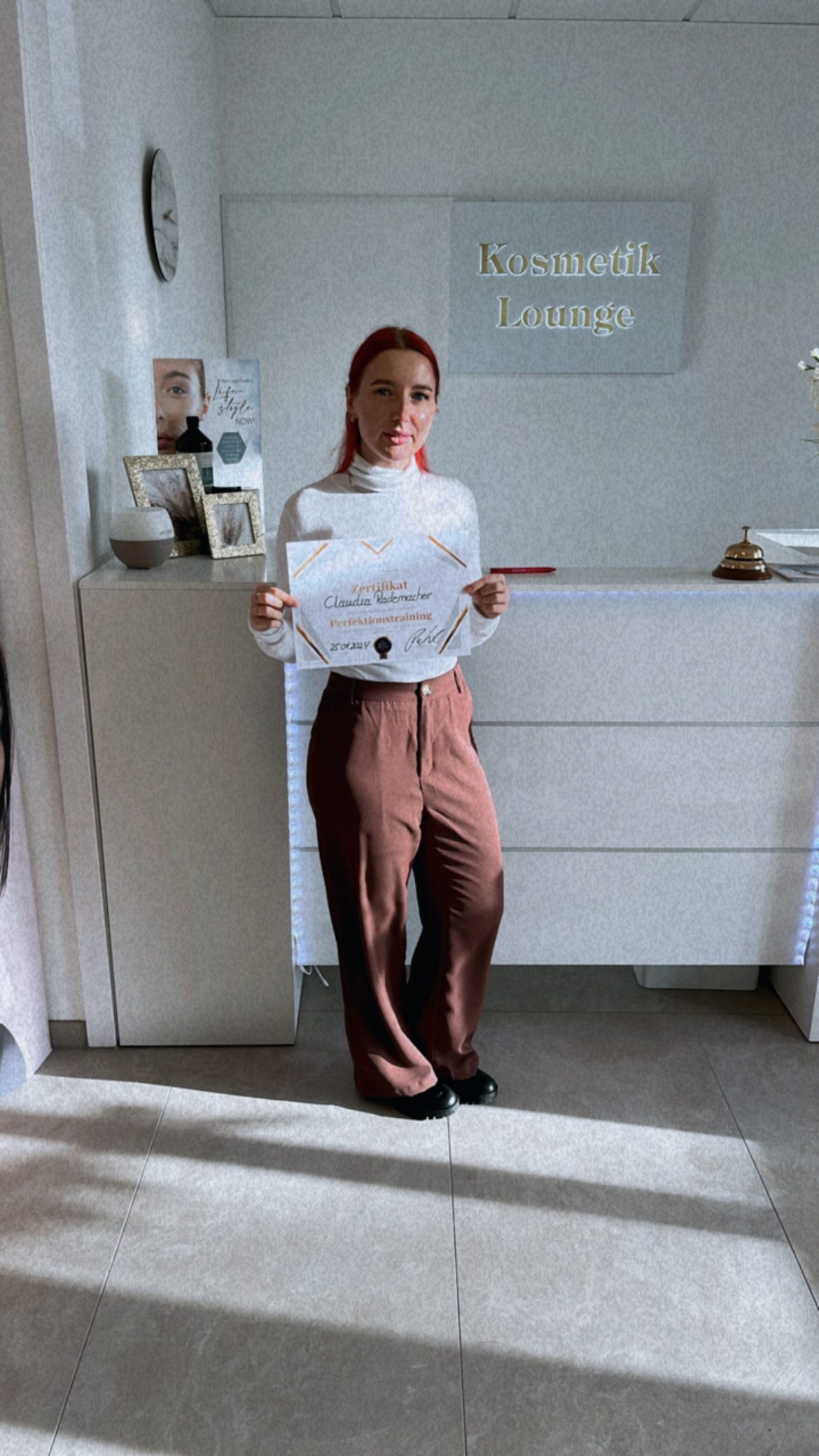 {"eId":"431399841476235","CameraPosition":1}